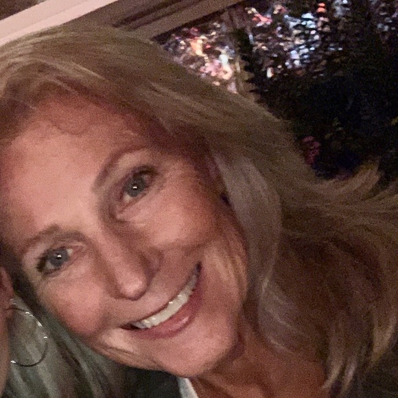 Meet your Posher, Risa - Picture 1 of 1